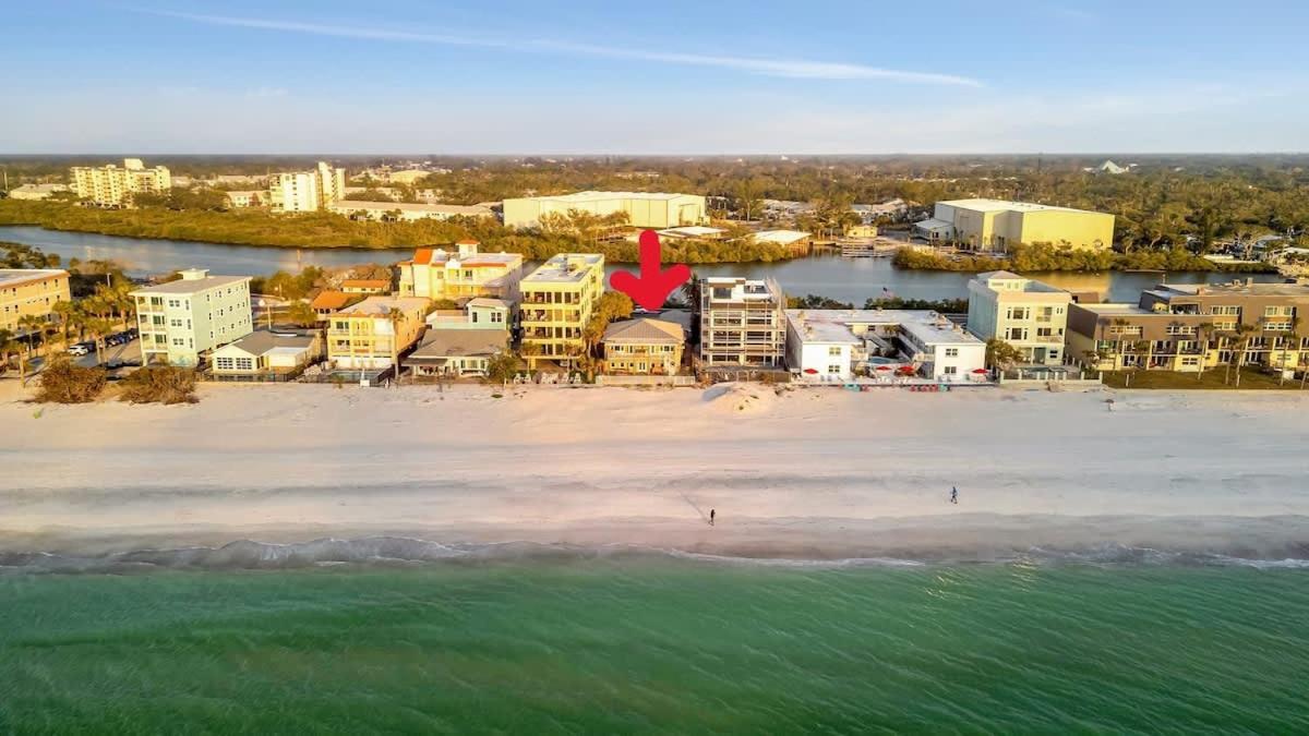 Stones Throw Beachside Bungalow #1 On The Beach Clearwater Beach Bagian luar foto